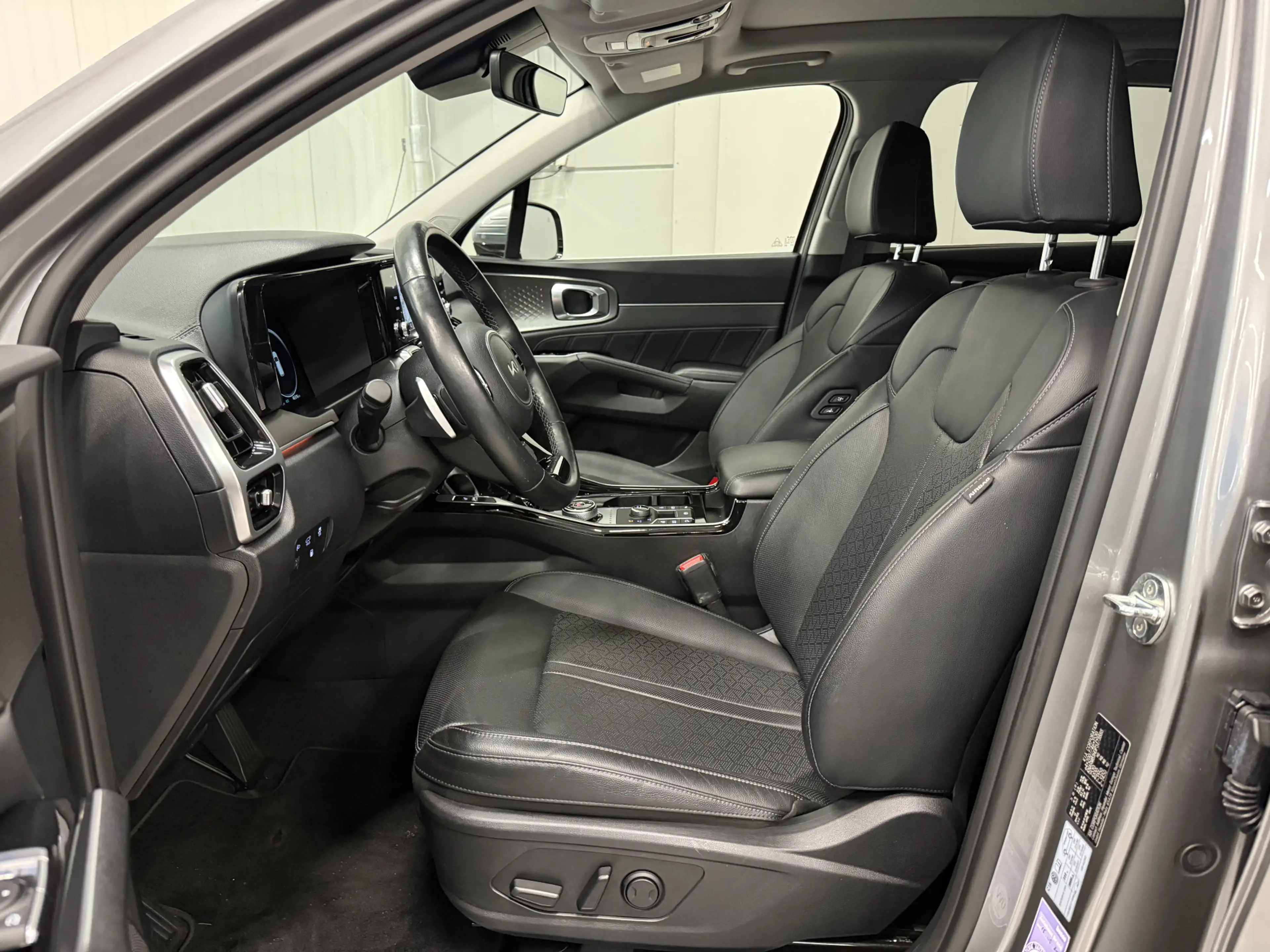 Kia Sorento 1.6 T-GDI Plug-in Hybrid 4WD ExecutiveLine 46DKM/P — photo 12