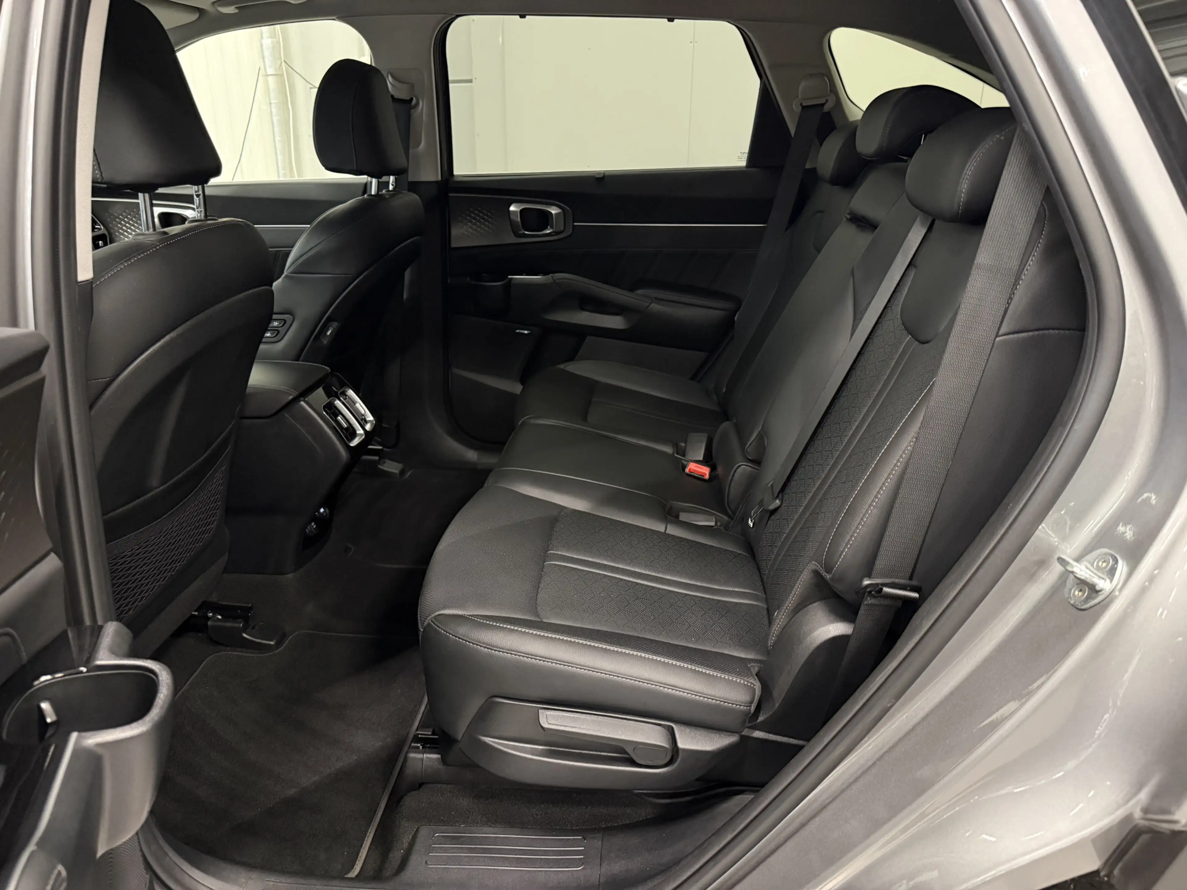Kia Sorento 1.6 T-GDI Plug-in Hybrid 4WD ExecutiveLine 46DKM/P — photo 13