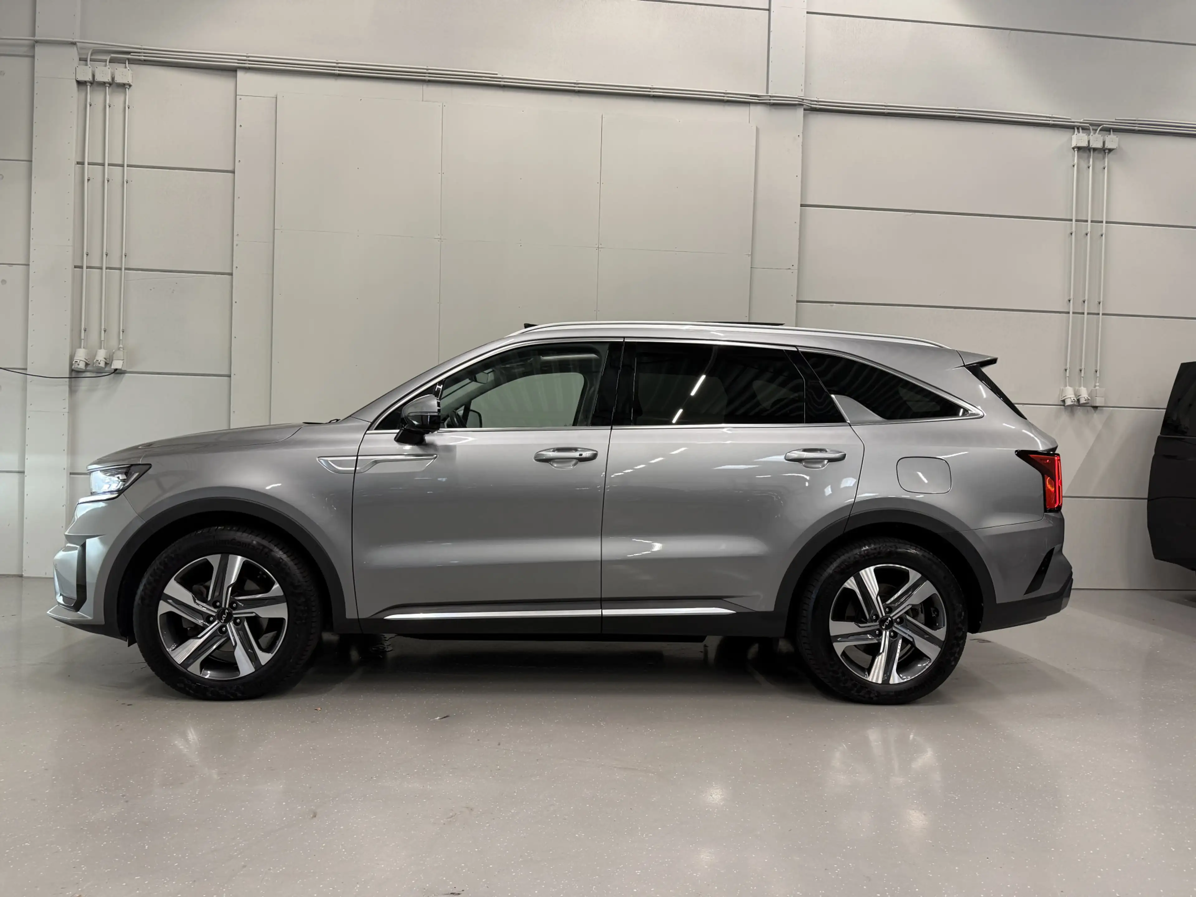 Kia Sorento 1.6 T-GDI Plug-in Hybrid 4WD ExecutiveLine 46DKM/P — photo 6