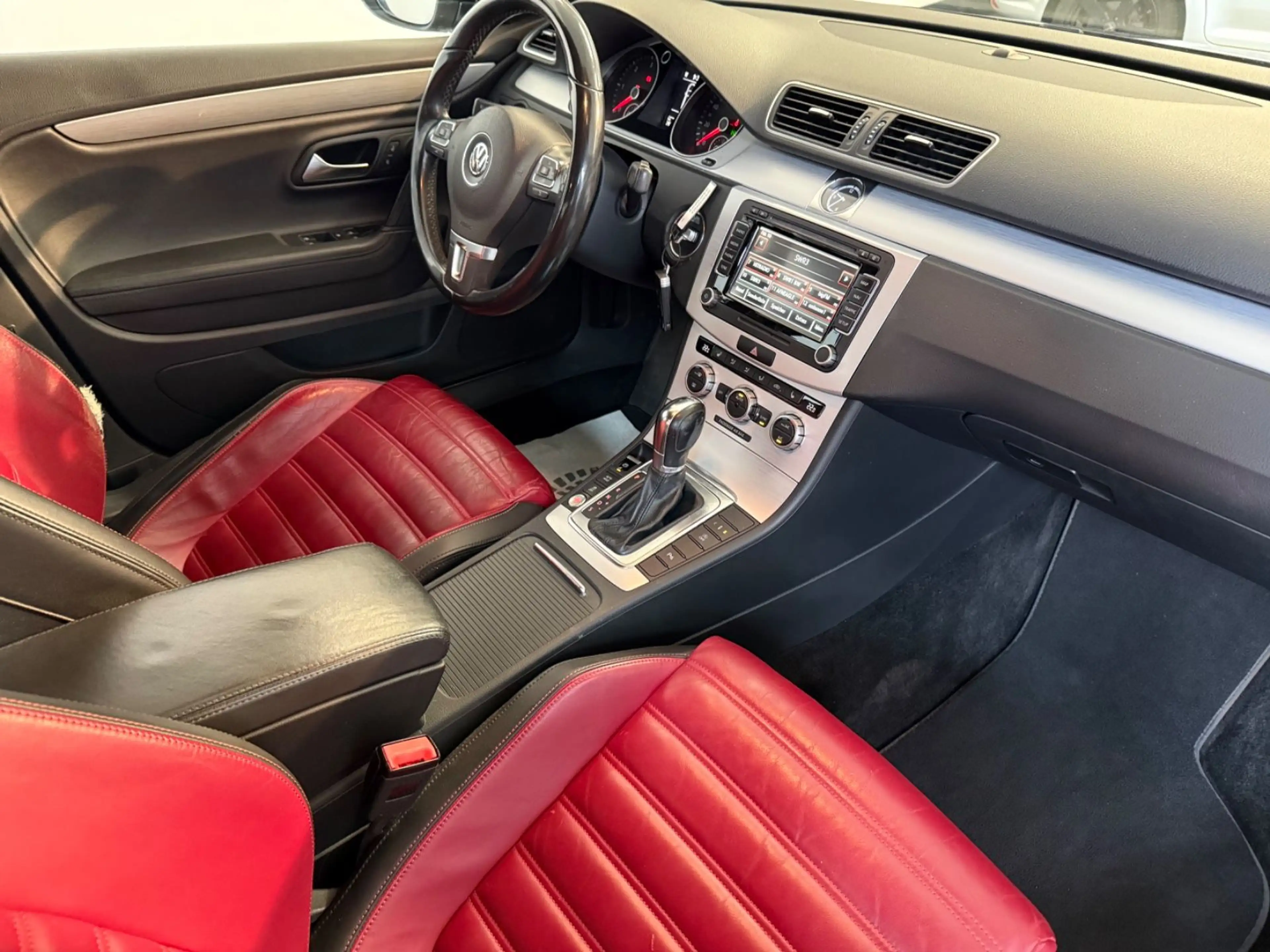 Volkswagen CC 2.0 TDI*DSG*BI COLOR LEDER*NAVI*AHK*BI XENON* — photo 2