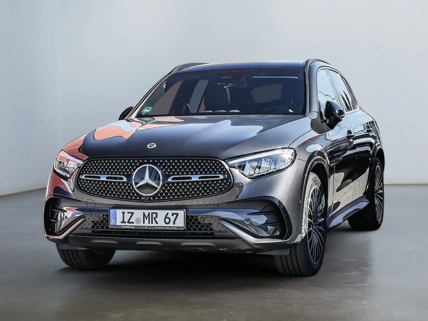 Mercedes-Benz GLC 200 d 4M AMG NIGHT SPUR PANO AHK DISTR 360 Grau - 2