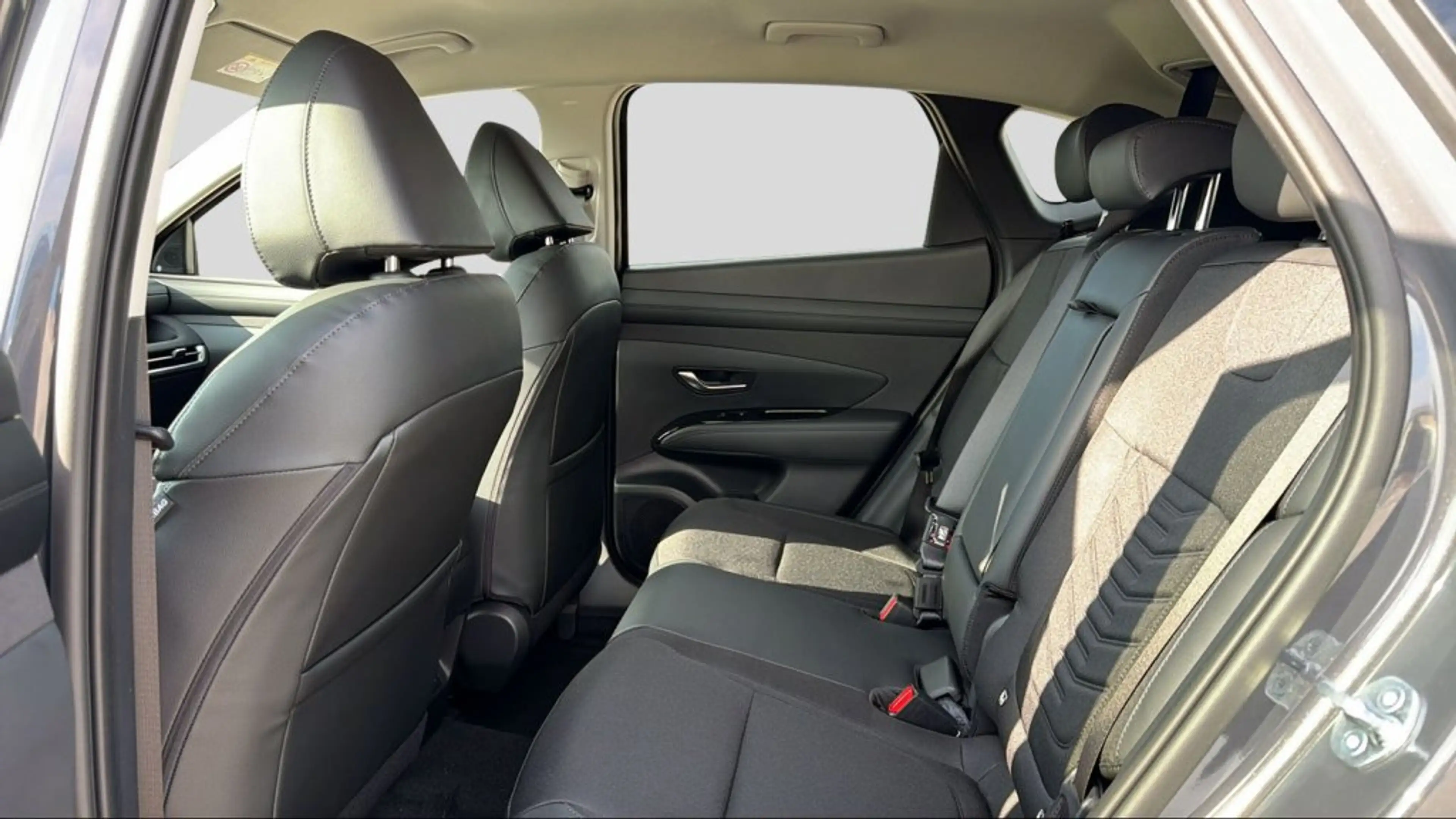 Hyundai TUCSON NX4 Comfort Line 1,6 T-GDi 4WD DCT t7bc3 — photo 10