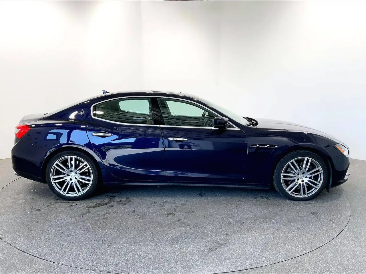 Maserati Ghibli снимка Maserati Ghibli