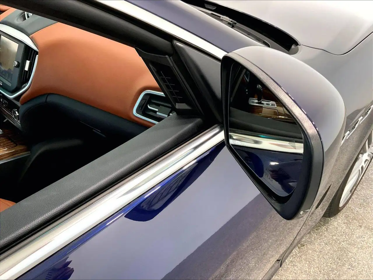 Maserati Ghibli снимка Maserati Ghibli