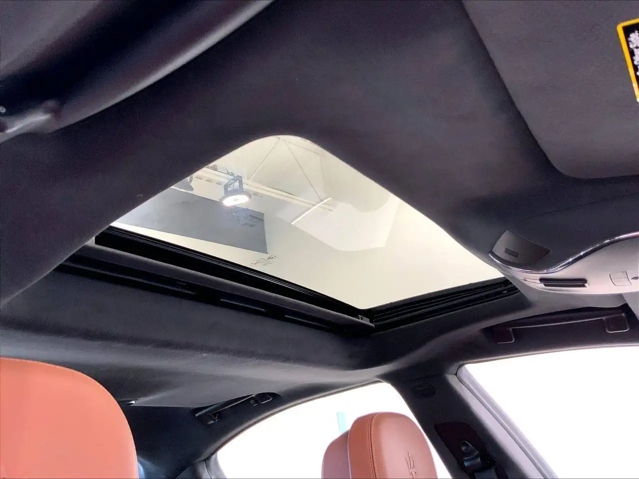 Maserati Ghibli снимка Maserati Ghibli