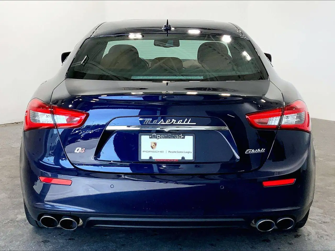 Maserati Ghibli снимка Maserati Ghibli