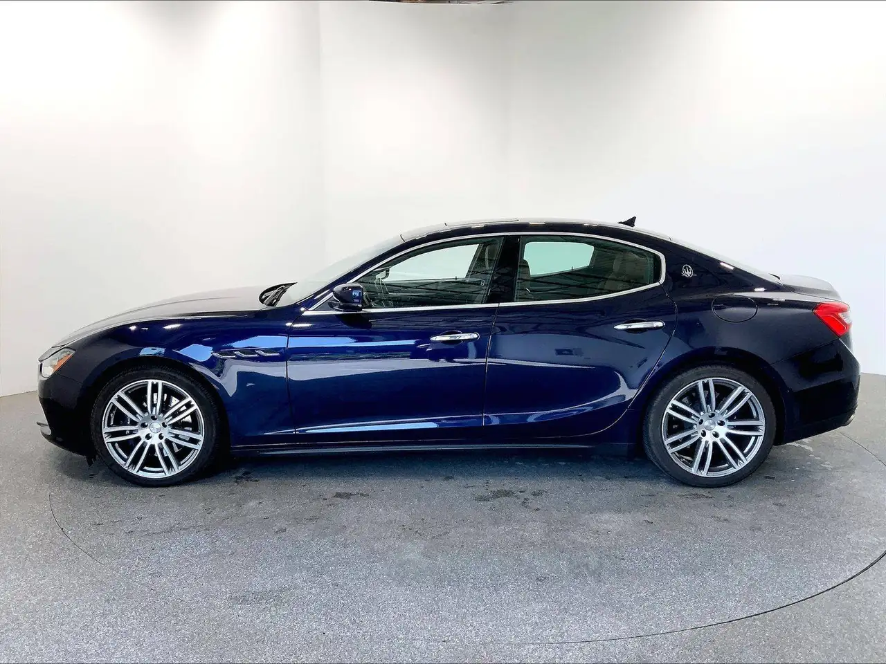 Maserati Ghibli снимка Maserati Ghibli