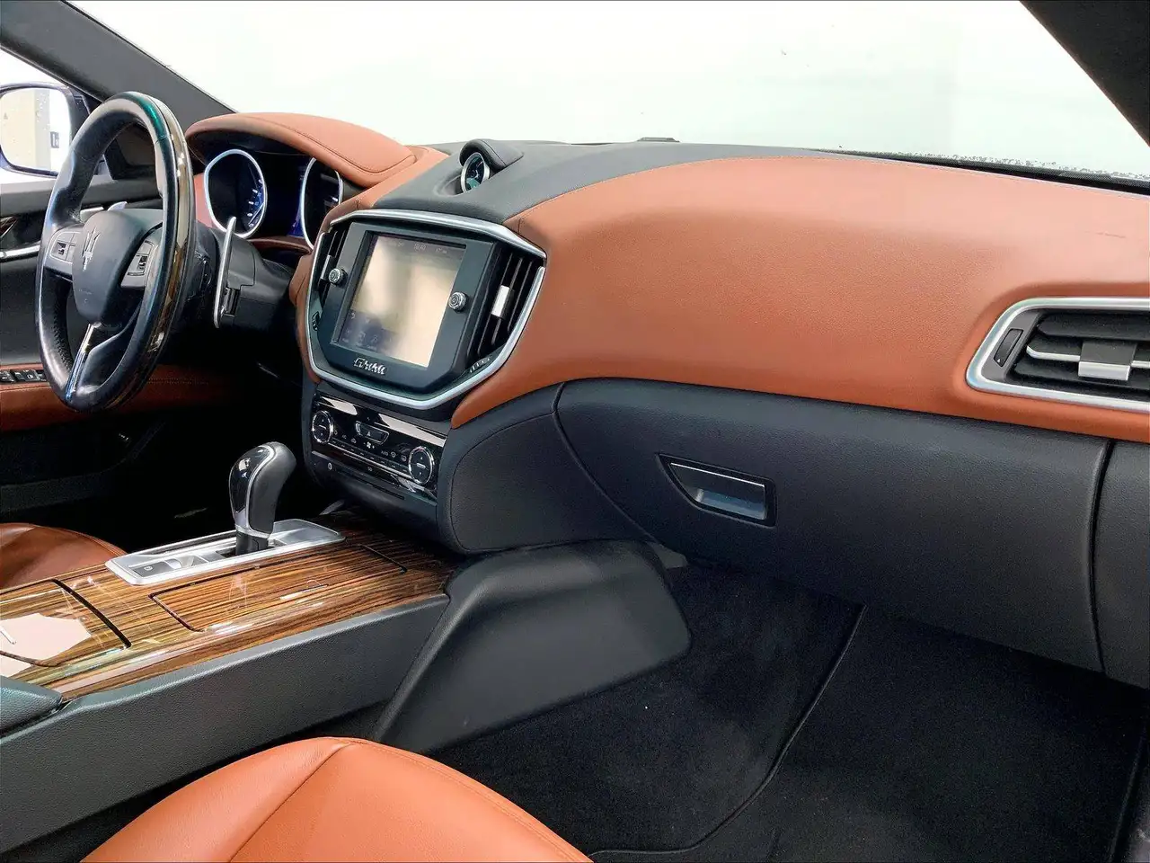 Maserati Ghibli снимка Maserati Ghibli