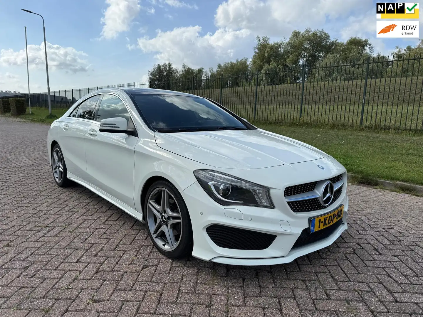 Mercedes-Benz CLA 200 Ambition Bianco - 1