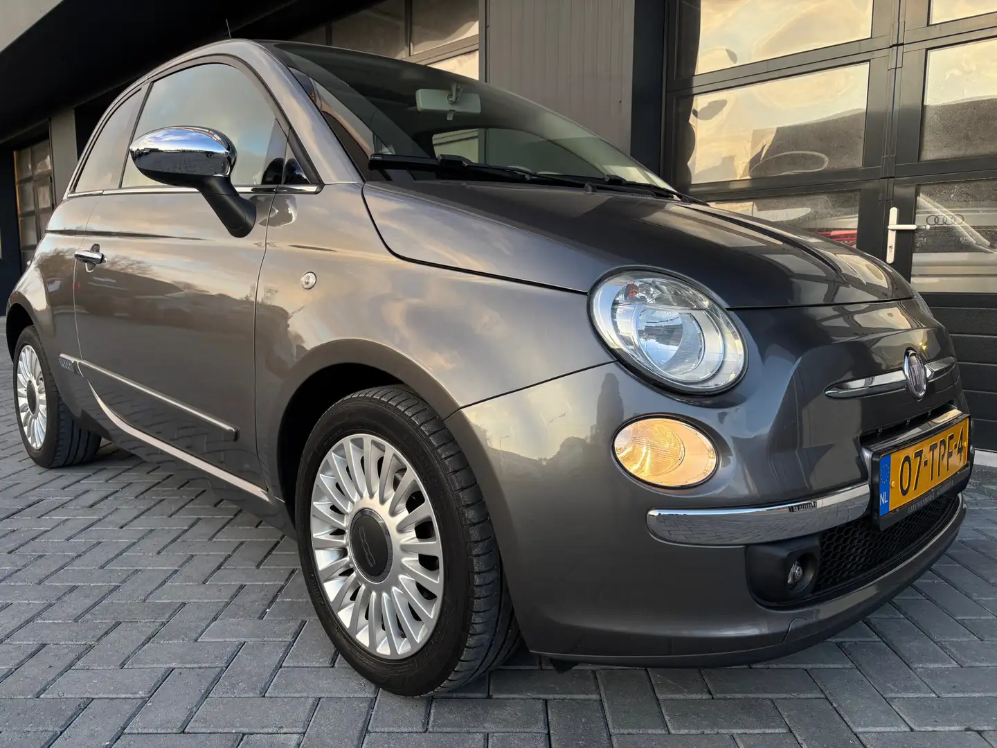 Fiat 500 0.9 TwinAir Lounge schuifdak Grijs - 1