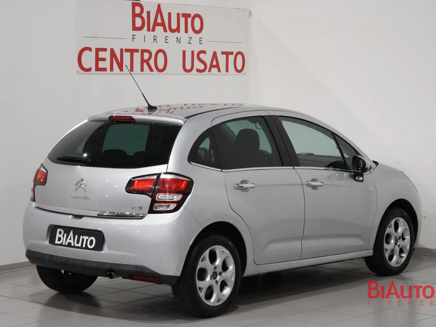 Citroen C3 C3 PureTech 82 Exclusive Argento - 2
