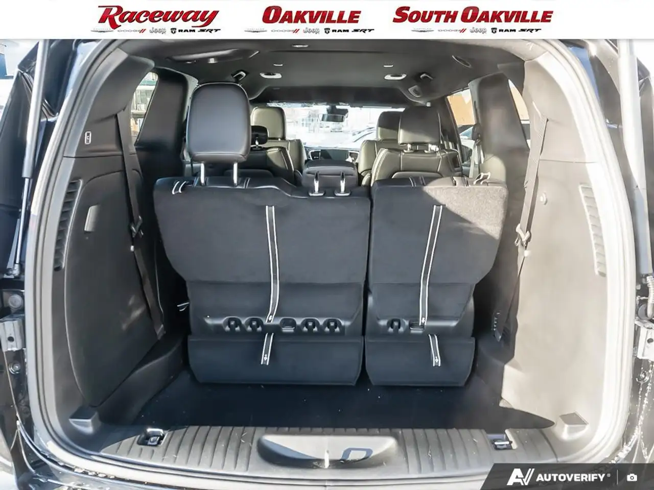 Chrysler Grand Caravan снимка Chrysler Grand Caravan