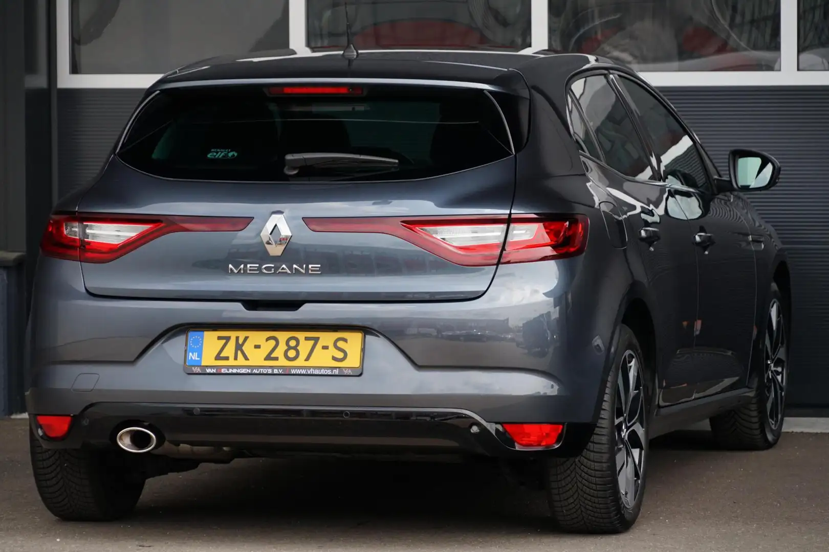 Renault Megane 1.3 TCe Bose, aut. R-Link, CarPlay, keyless Grau - 2