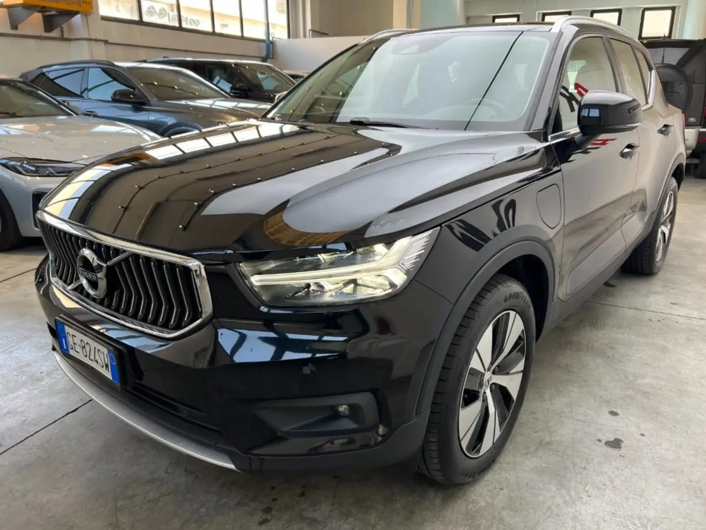 Volvo XC40 T4 Recharge Plug-in Hybrid Inscription Expression Noir - 2