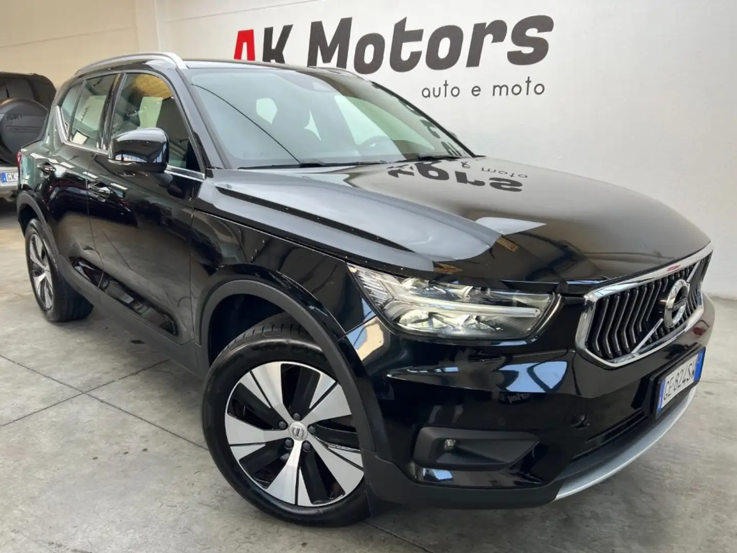 Volvo XC40 T4 Recharge Plug-in Hybrid Inscription Expression Noir - 1
