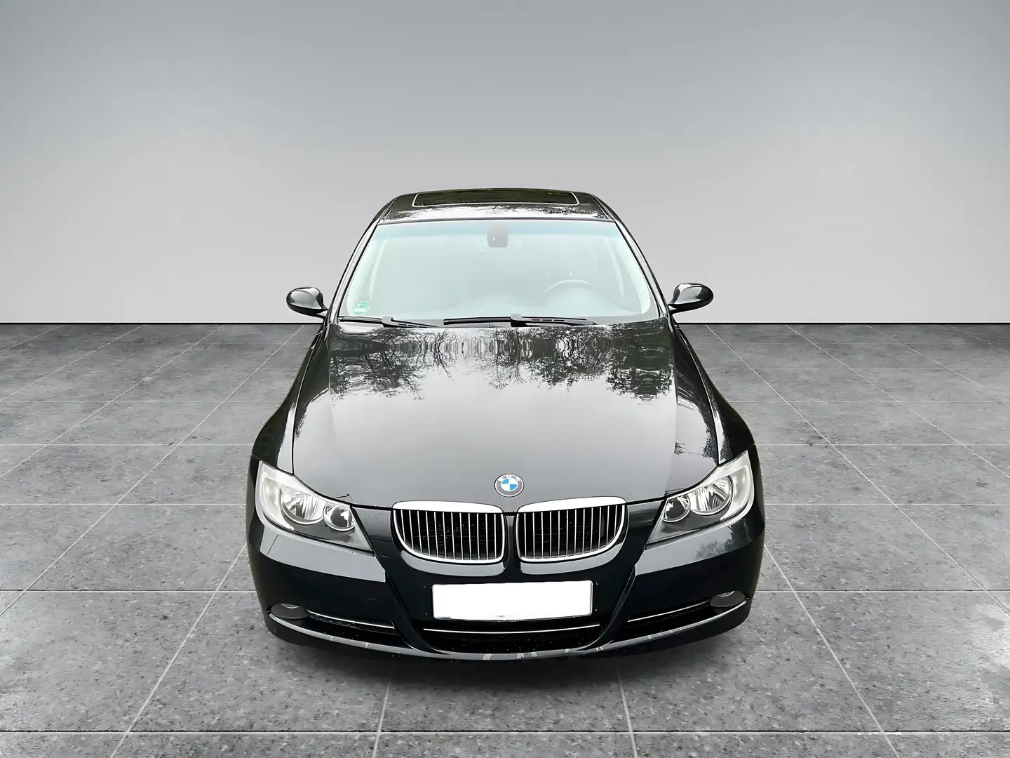 BMW 330 330xd DPF Aut. SD*AHK*PDC*Leder* Schwarz - 2