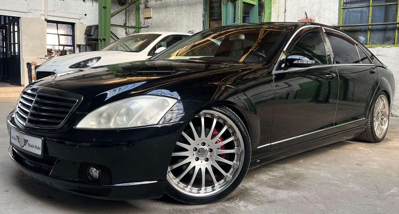 Second hand Mercedes Benz S-Class 500