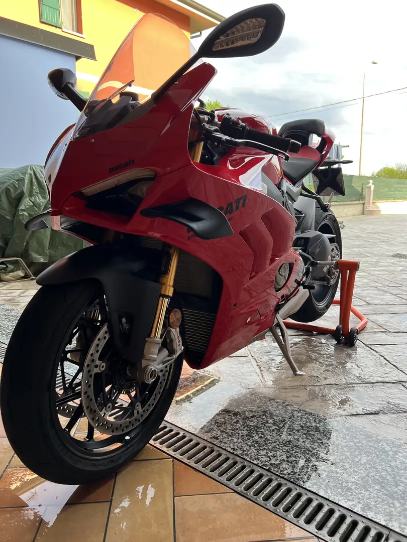 Ducati Panigale V4 S performance - 2