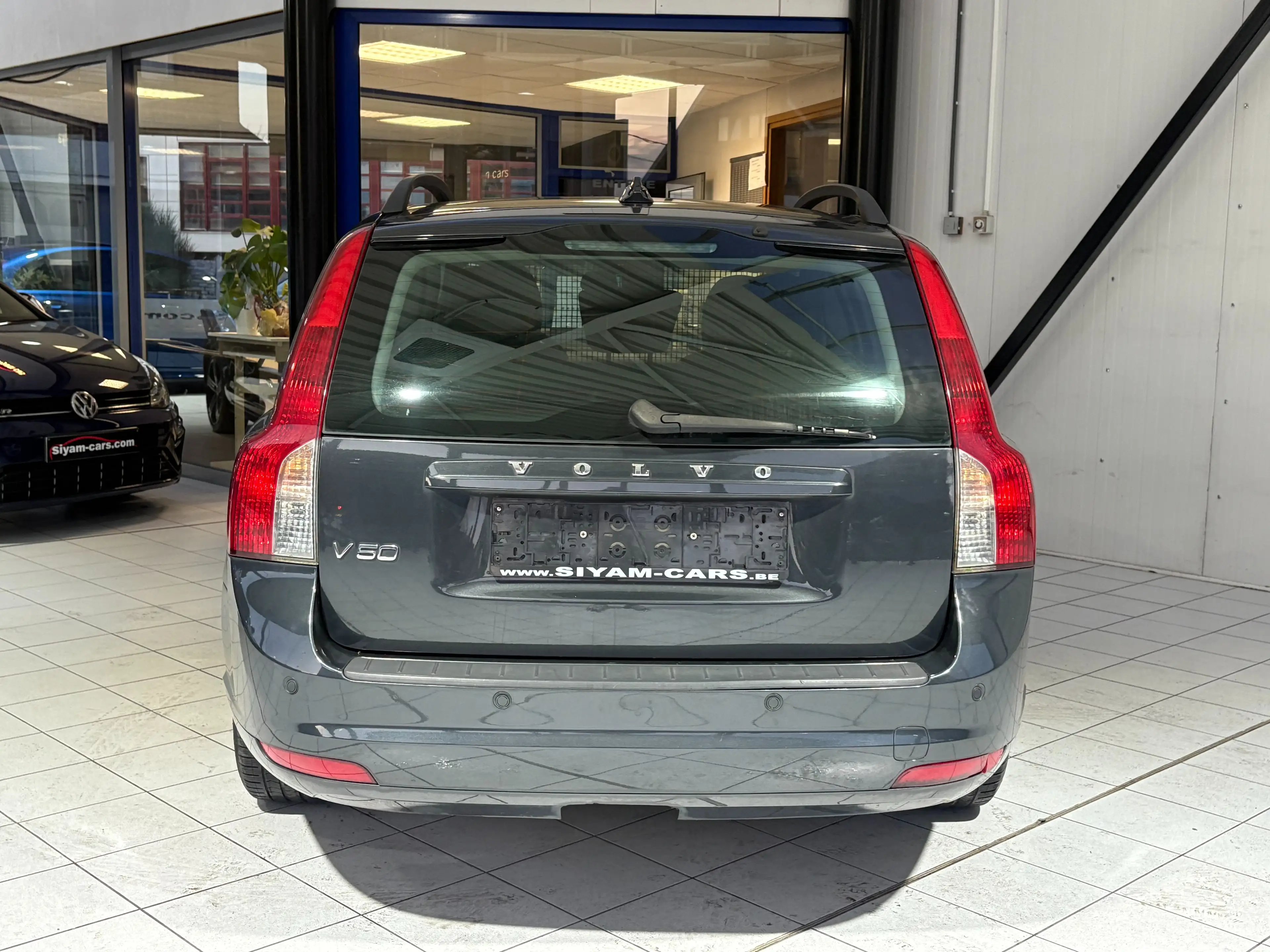 Volvo V50 V50 1.6 D *CUIR * PDC * SIEGE CHAUFF * 1ER PROP * — photo 4