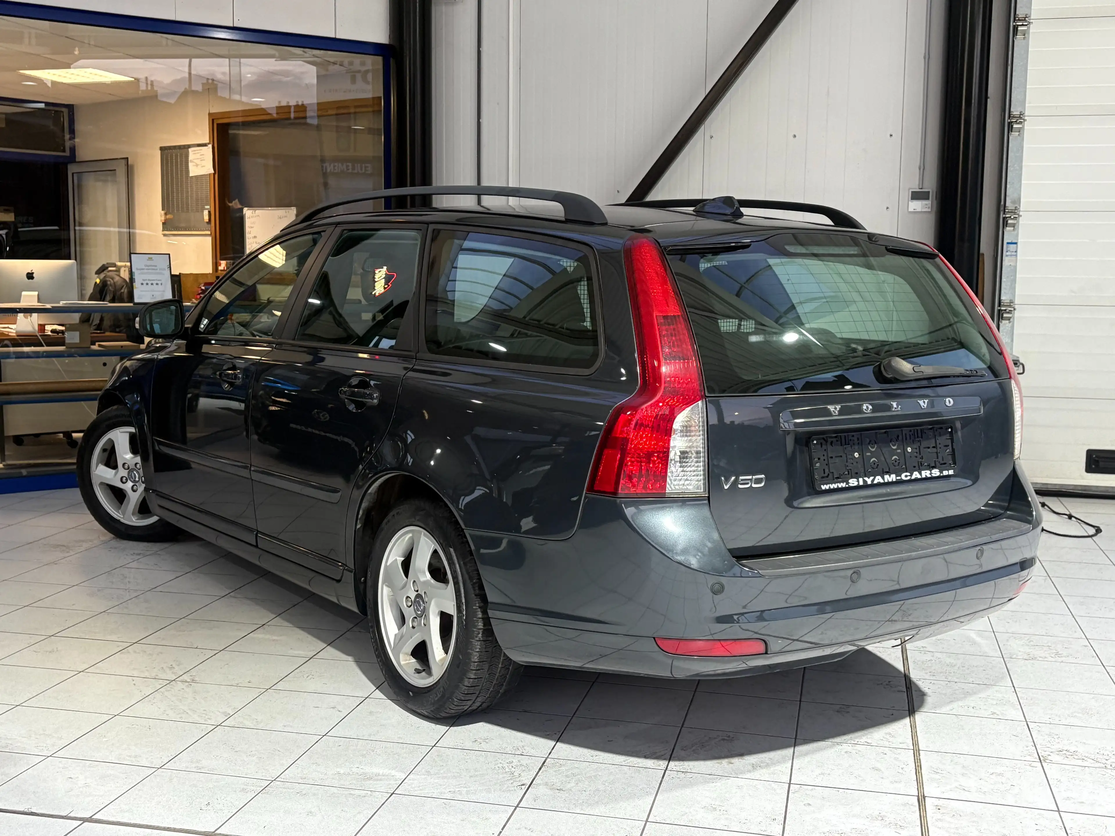 Volvo V50 V50 1.6 D *CUIR * PDC * SIEGE CHAUFF * 1ER PROP * — photo 3