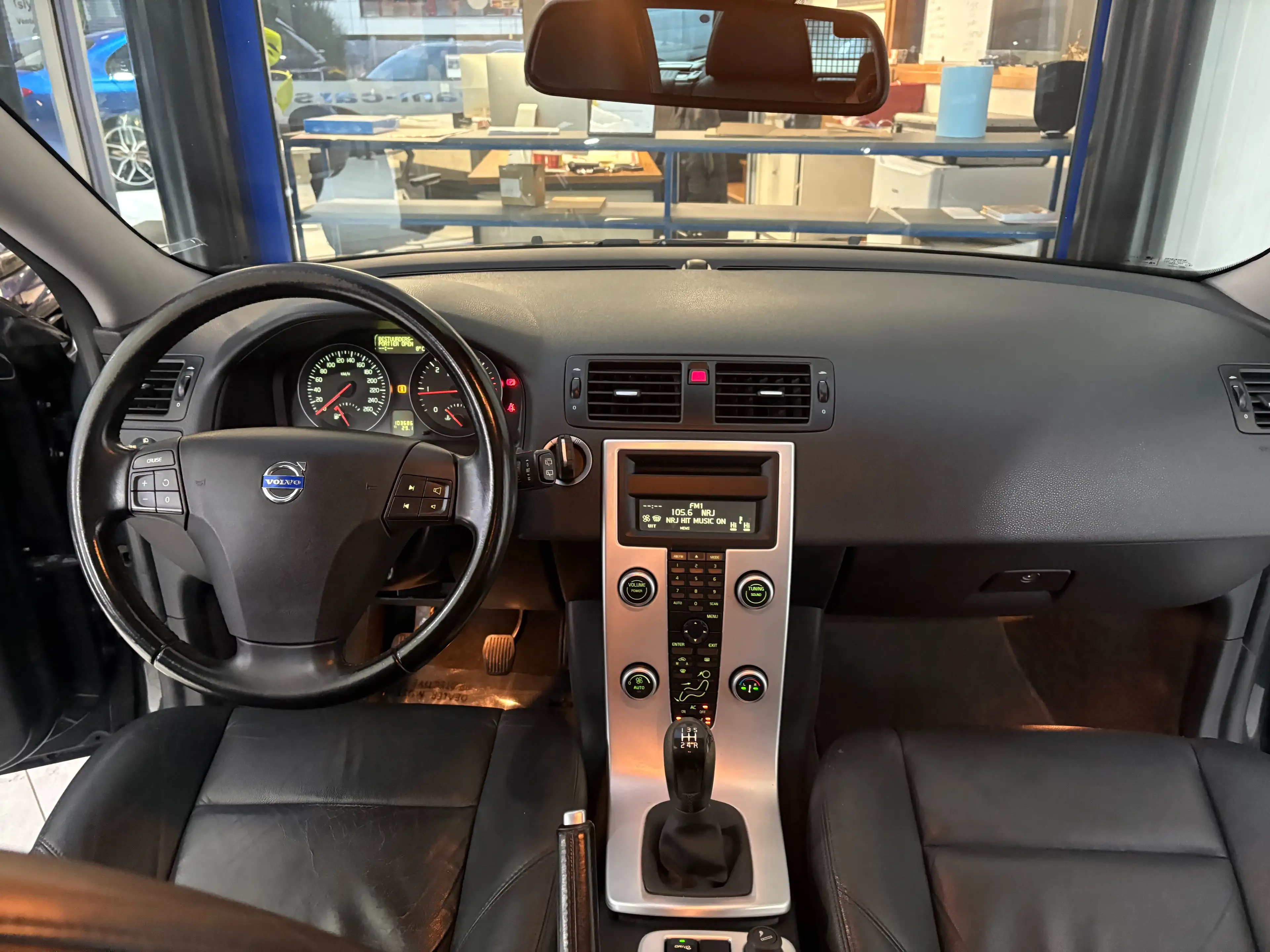 Volvo V50 V50 1.6 D *CUIR * PDC * SIEGE CHAUFF * 1ER PROP * — photo 11