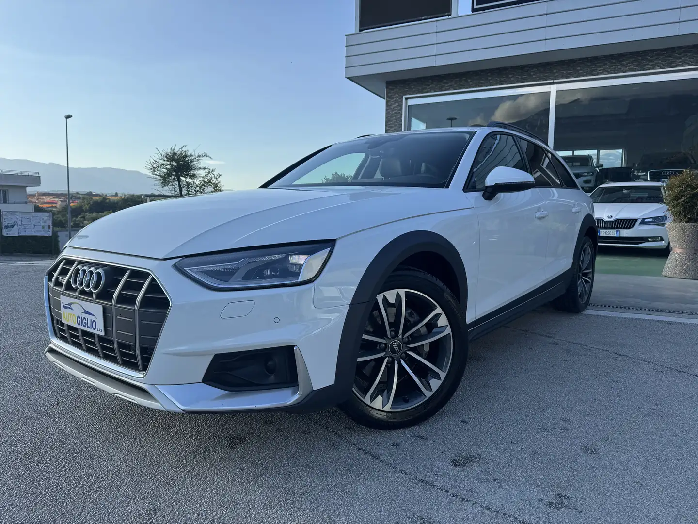 Audi A4 allroad Allroad Quattro 40 2.0 tdi Identity Contrast Stron Bianco - 2