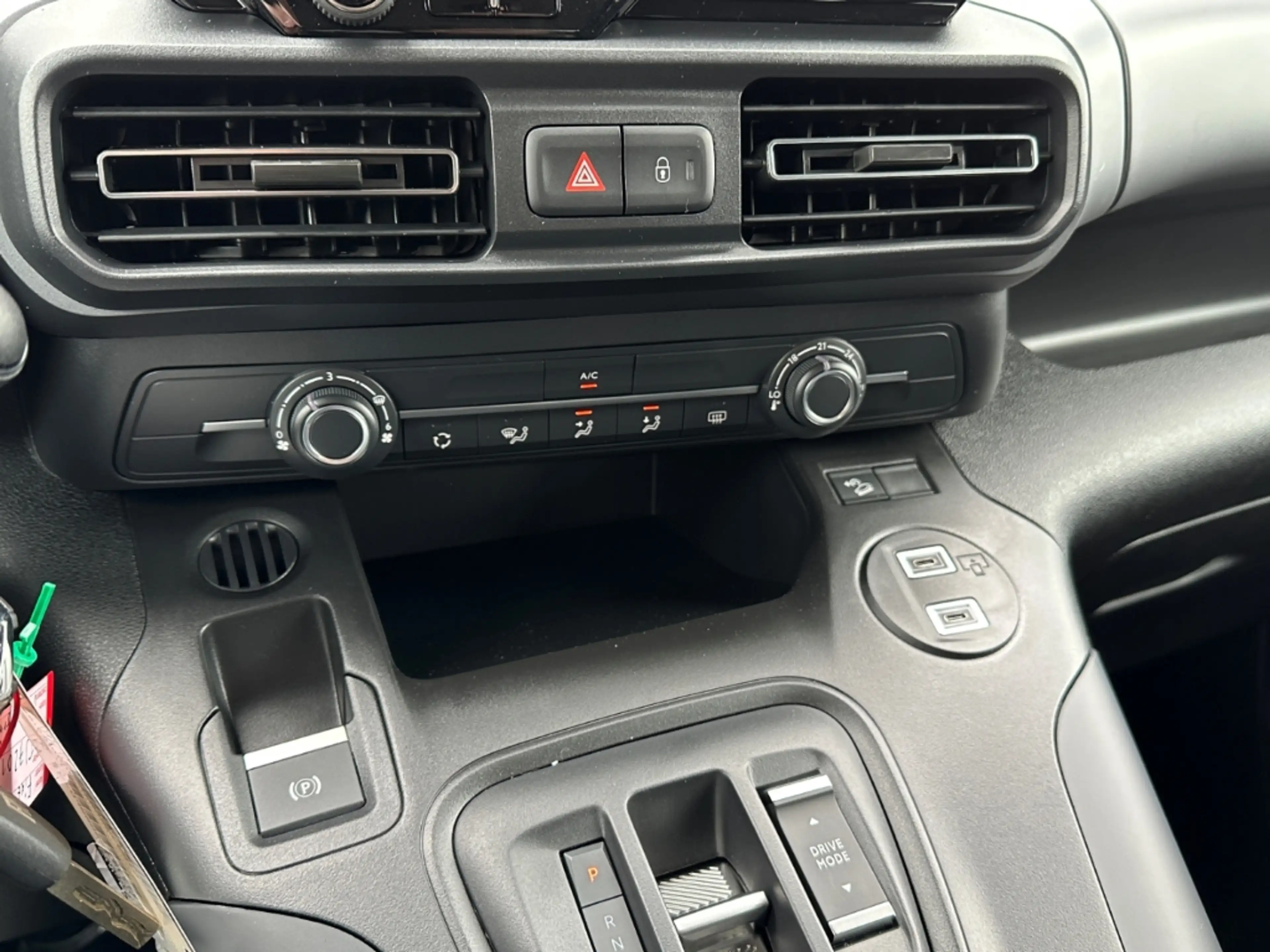 Fiat Qubo L 7 Sitzer 130PS ICON Klima Tempomat Alu — photo 12
