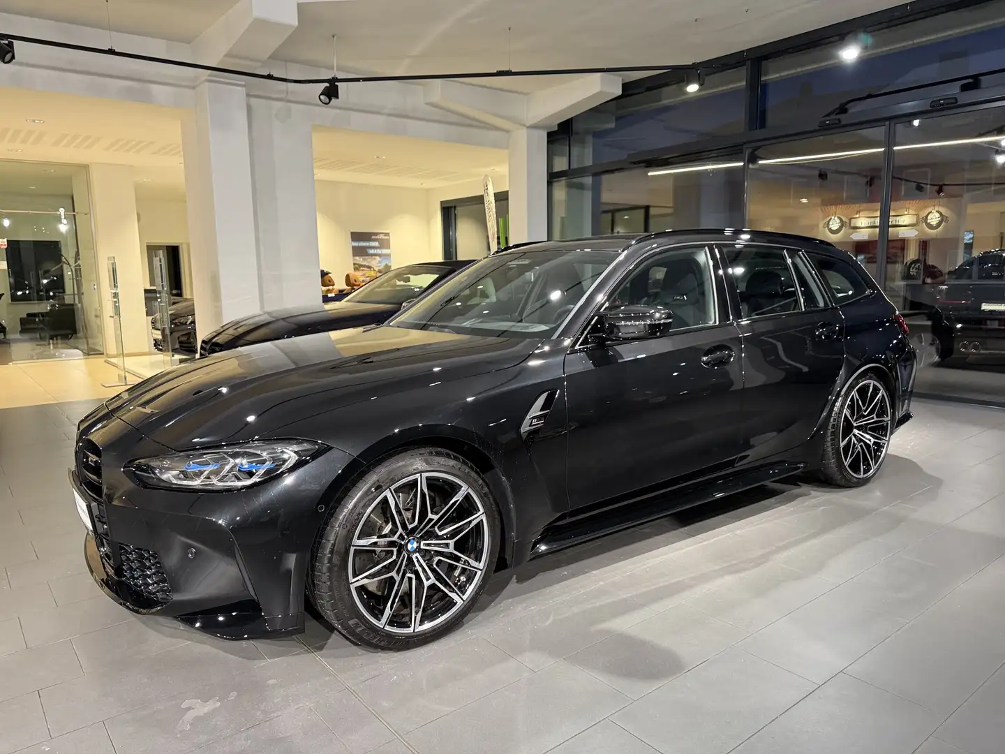 BMW M3 Touring M Drivers Package Schwarz - 2
