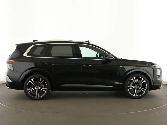 Audi Q7 view 7