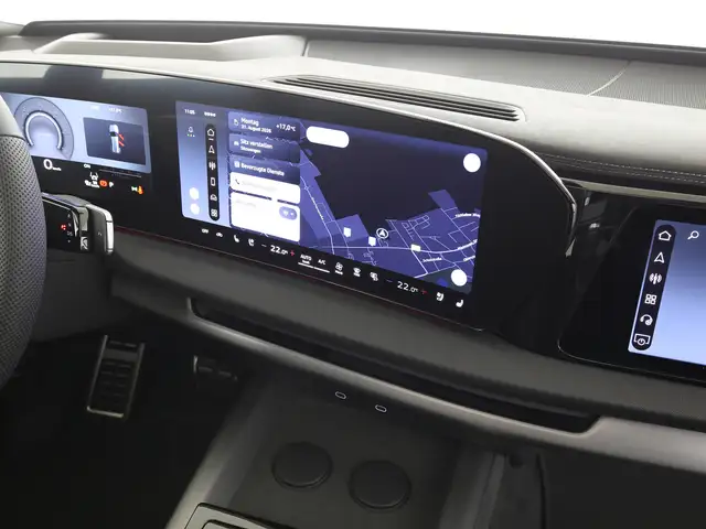 Audi Q7 view 12