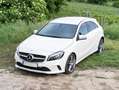 Mercedes-Benz A 200 A 200 d 4MATIC Aut. Weiß - thumbnail 4
