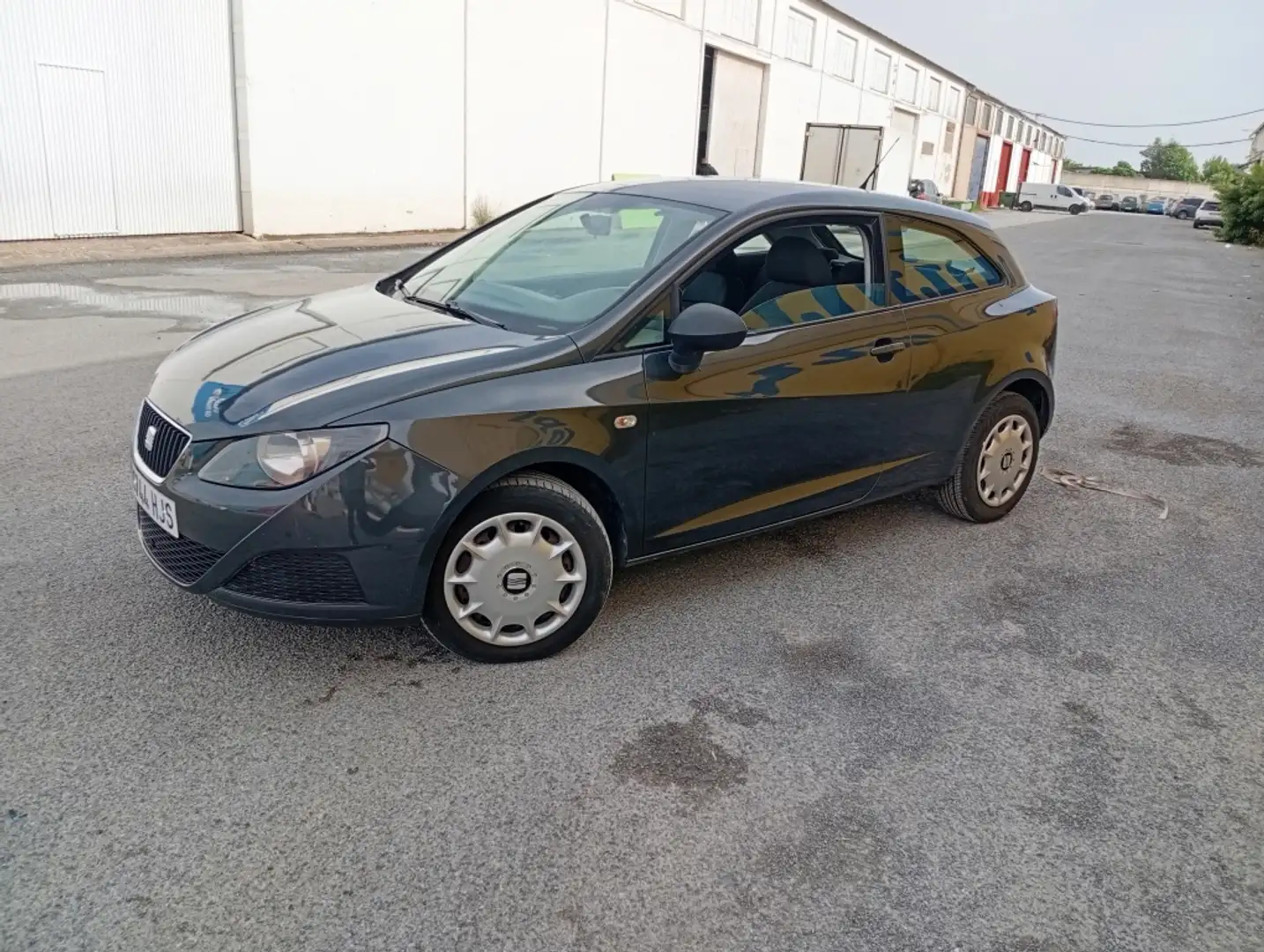 SEAT Ibiza SC 1.6TDI CR Reference Marrón - 2