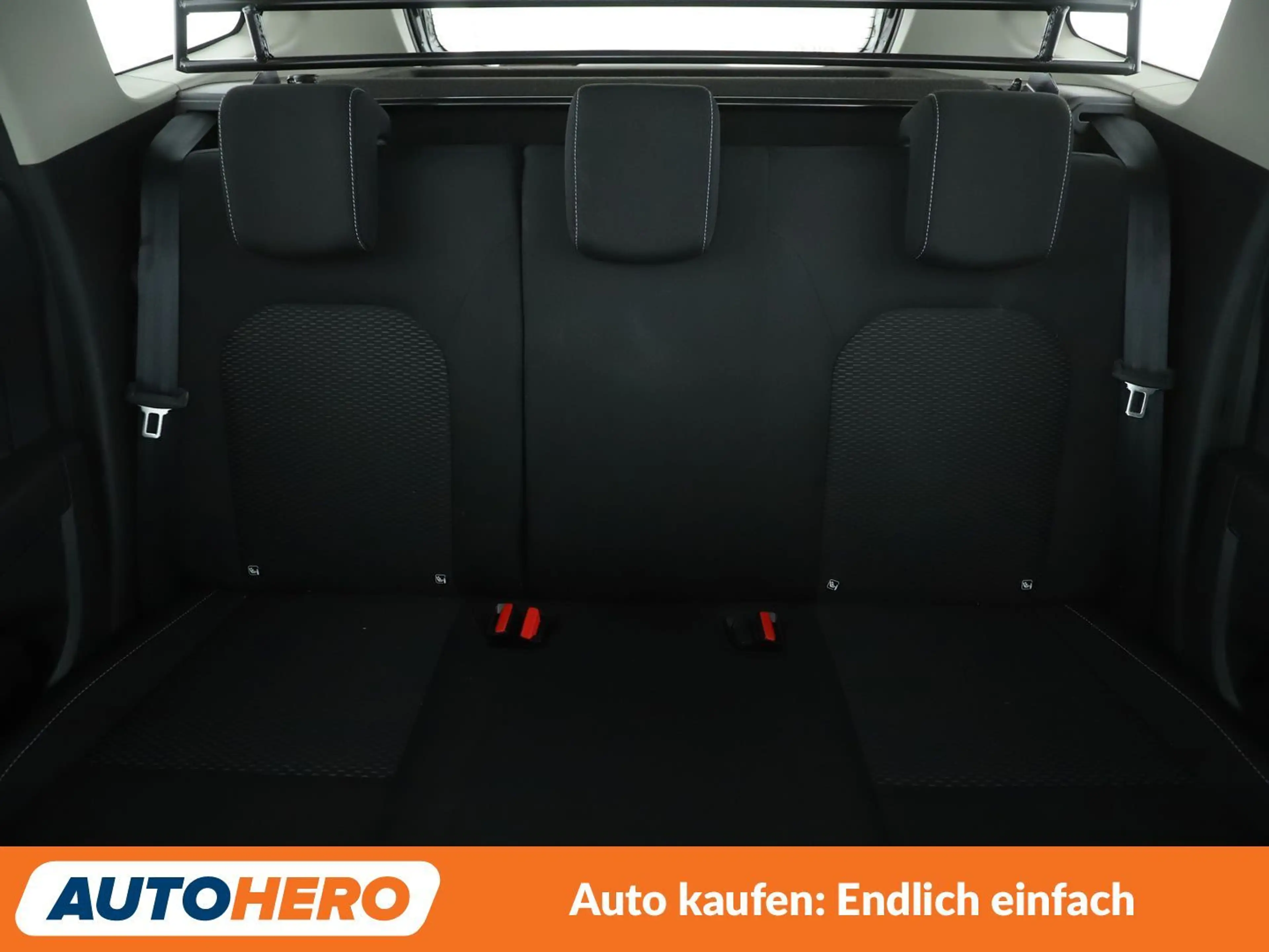 Dacia Duster 1.6 SCe Comfort — photo 15