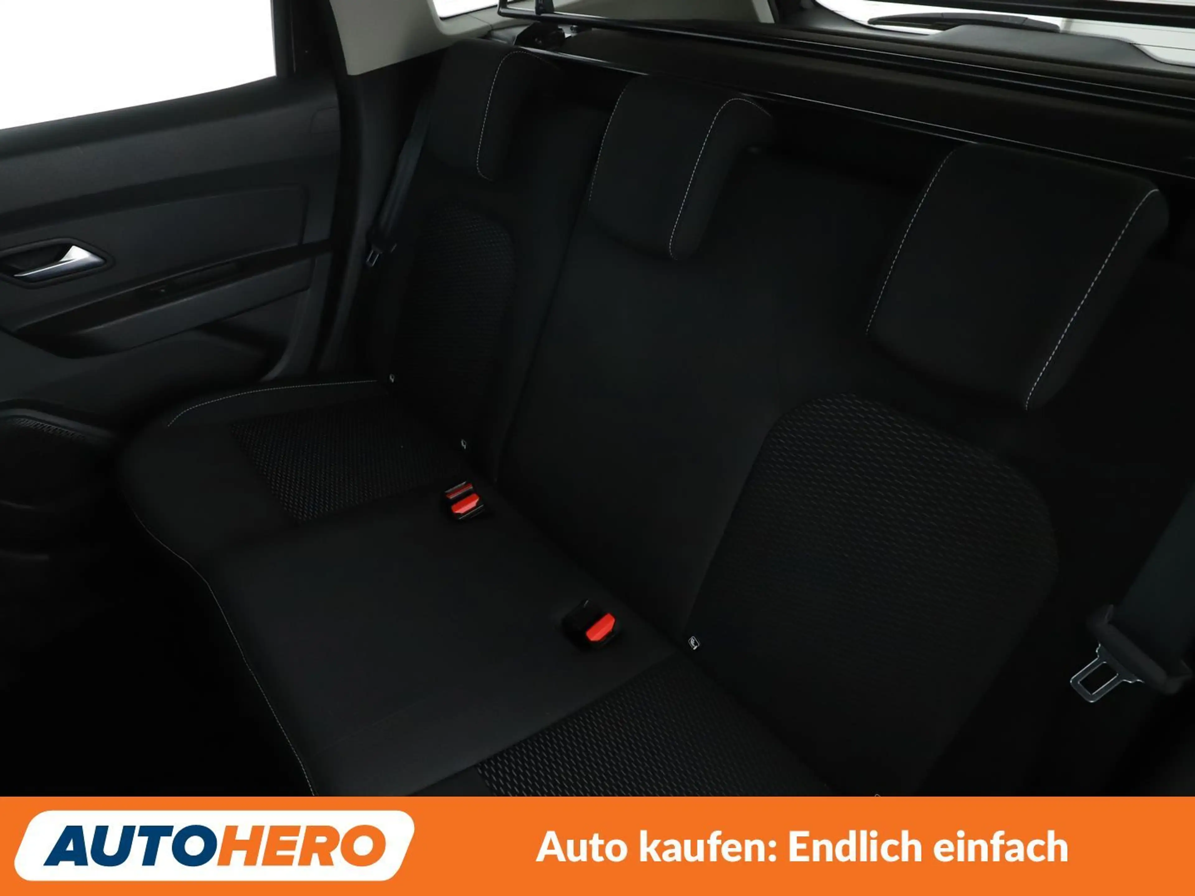 Dacia Duster 1.6 SCe Comfort — photo 14