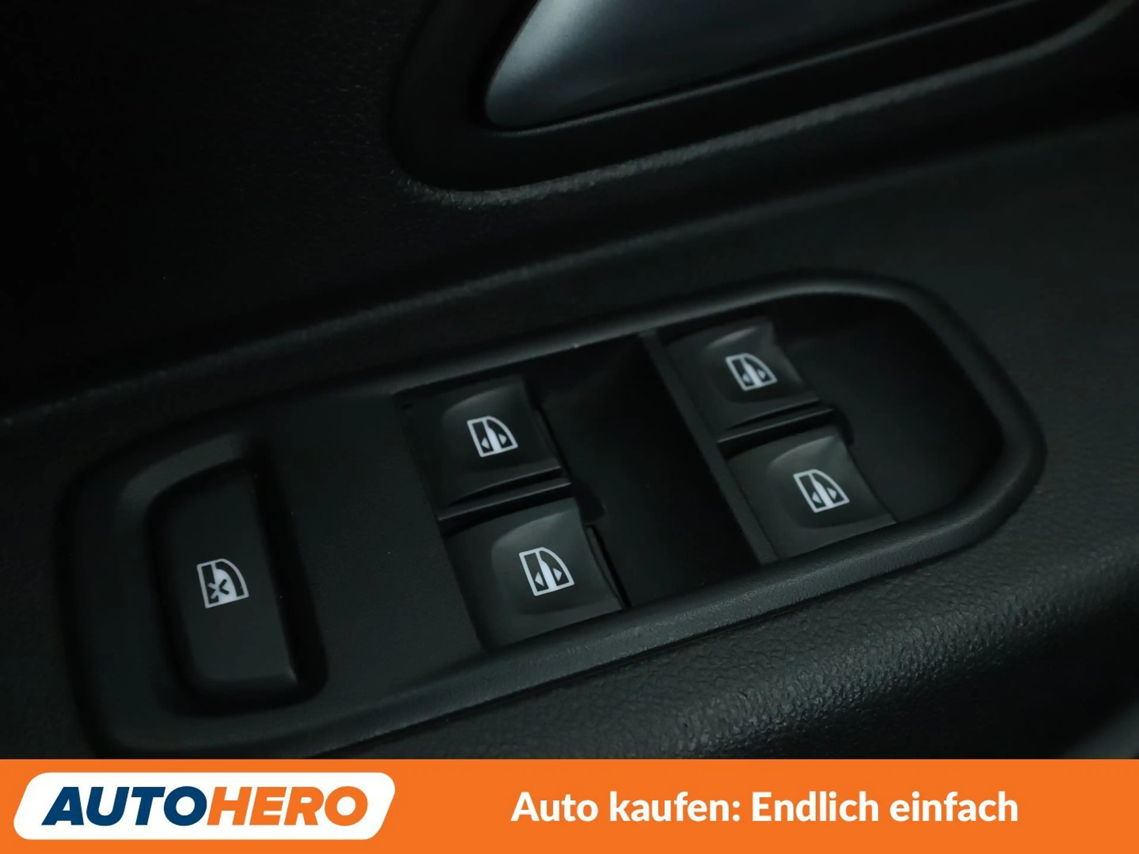 Dacia Duster 1.6 SCe Comfort — photo 24