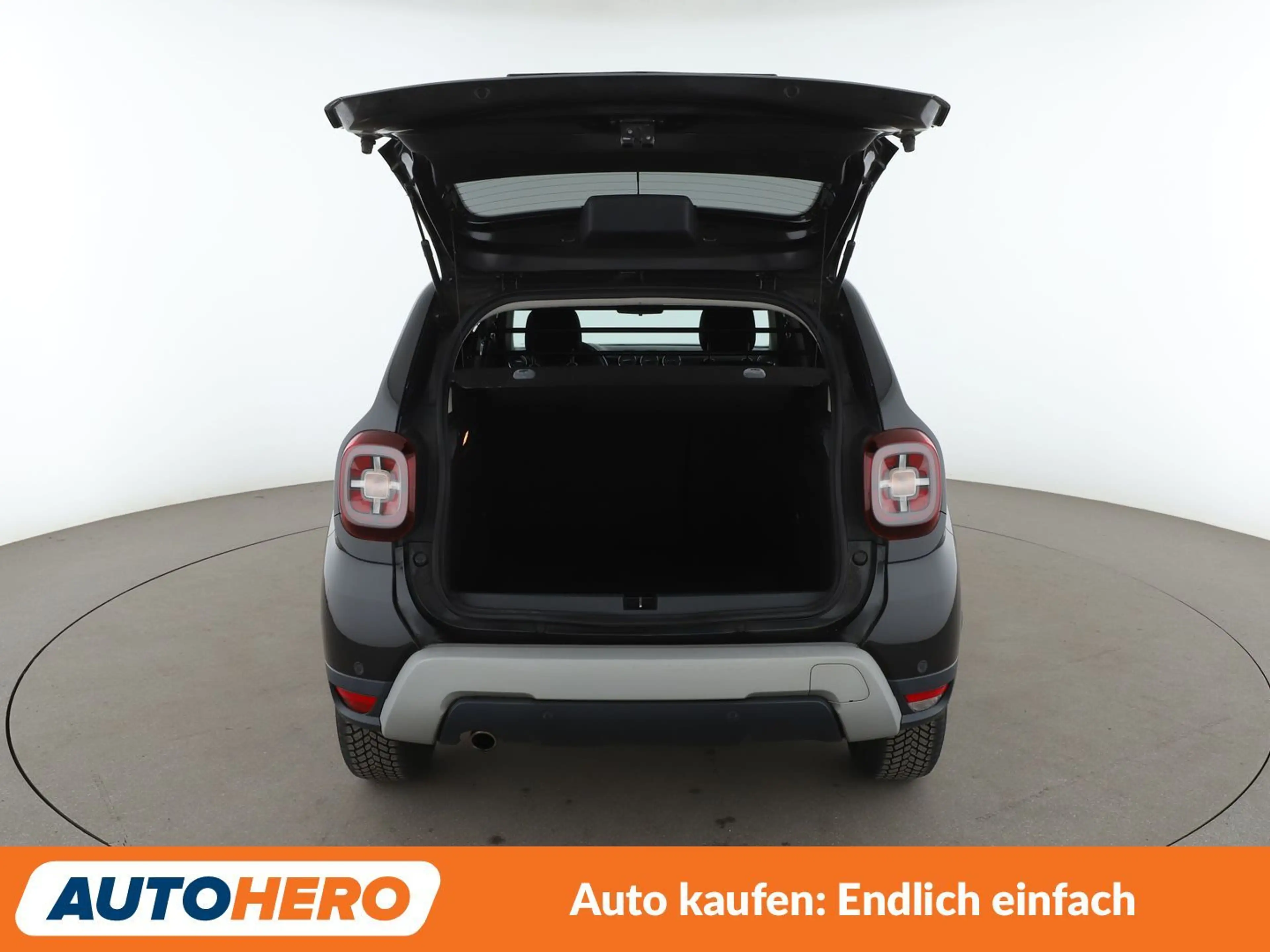 Dacia Duster 1.6 SCe Comfort — photo 16
