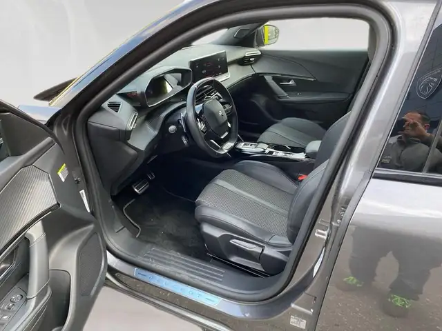 Peugeot 2008 view 7