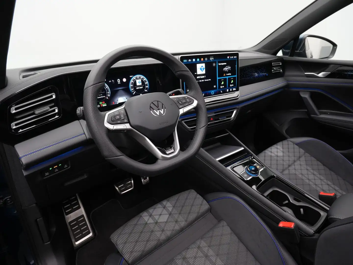 Volkswagen Tiguan 1.5 eHybrid 272 pk DSG R-Line | Panoramadak | Adap Bleu - 2