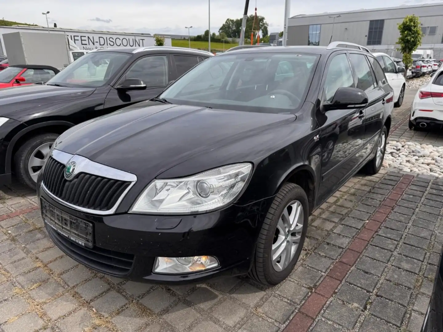 Skoda Octavia Combi ALL DRIVE 4x4 1.8TSI*AHK Temp Xen Schwarz - 2