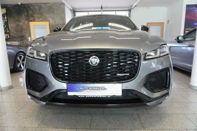 Jaguar F-Pace view 3