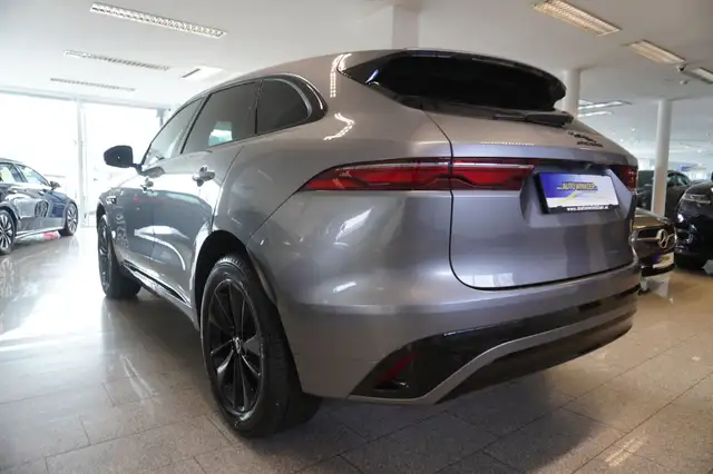 Jaguar F-Pace view 4