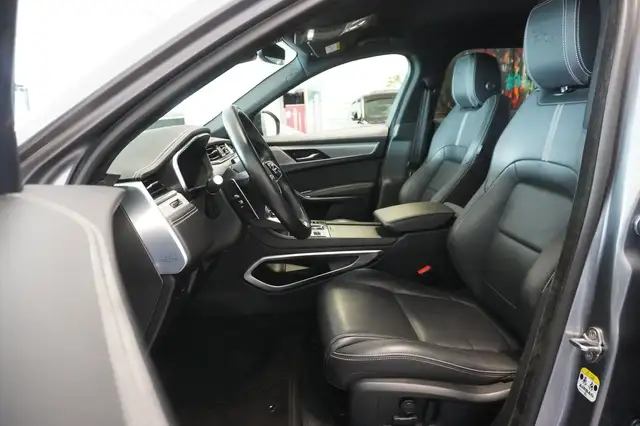 Jaguar F-Pace view 8