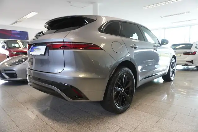 Jaguar F-Pace view 5
