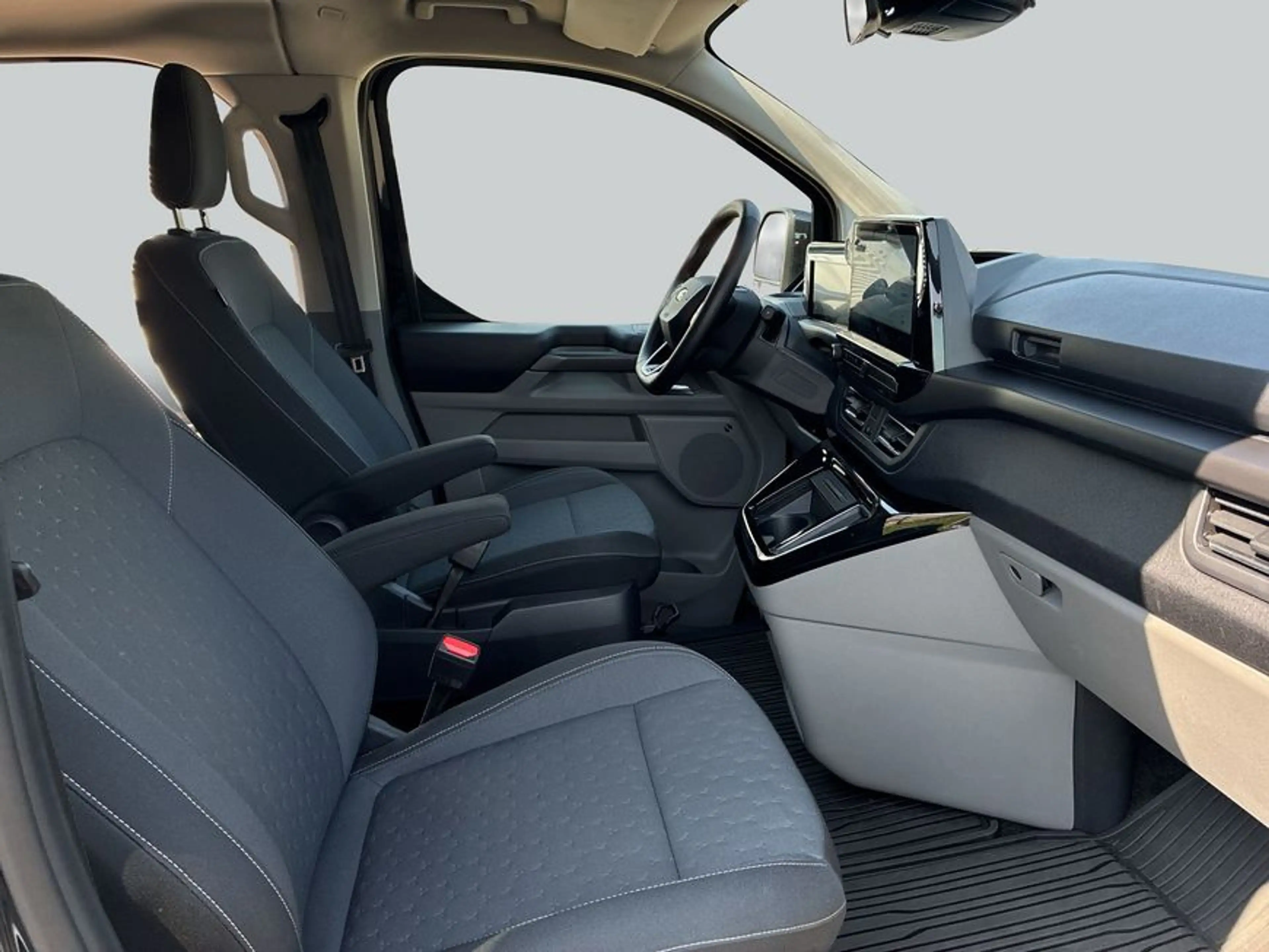 Ford Tourneo Custom 340 PHEV L1H1 VA Titanium 171 kW, 4 — photo 13