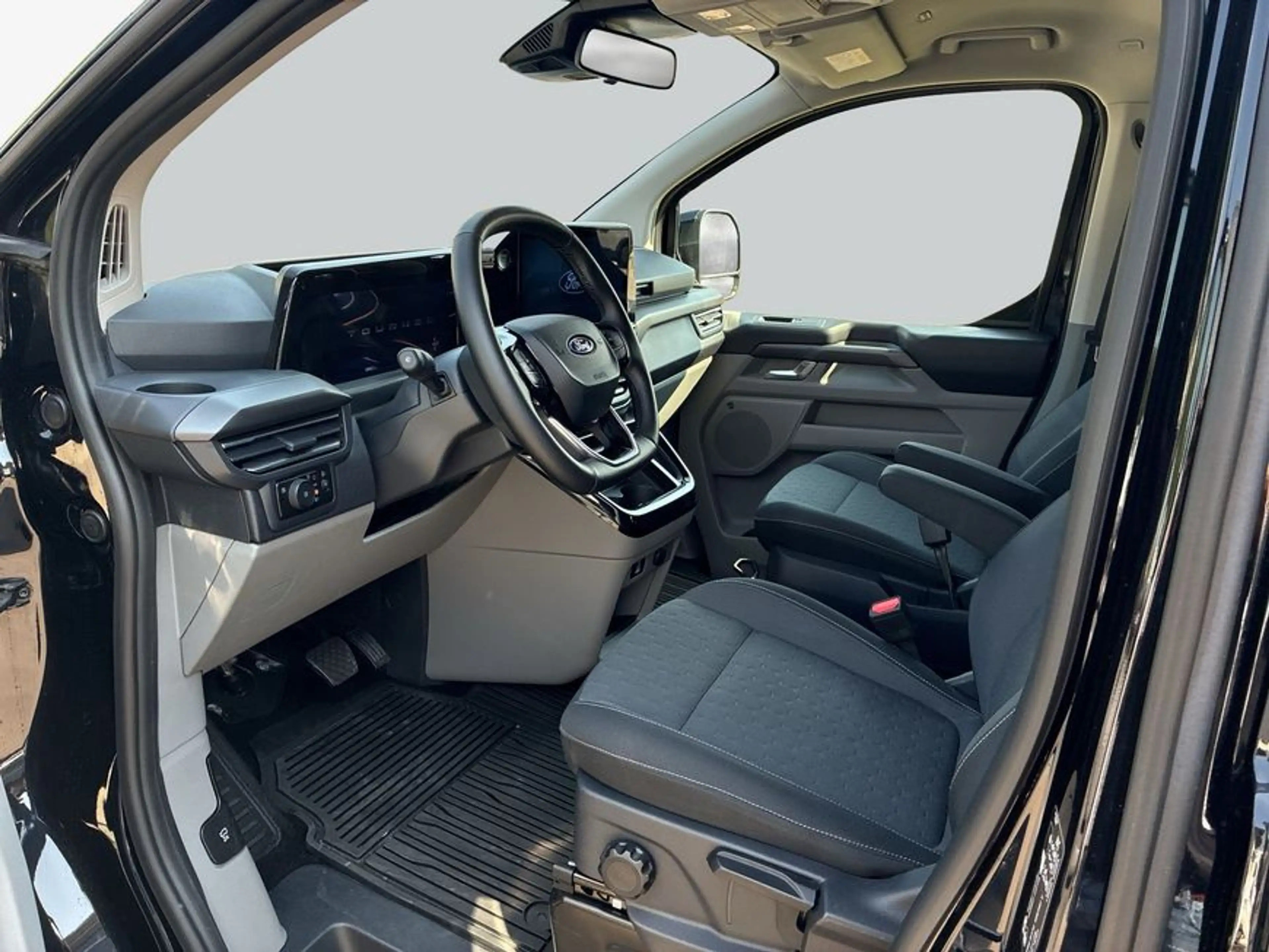 Ford Tourneo Custom 340 PHEV L1H1 VA Titanium 171 kW, 4 — photo 10