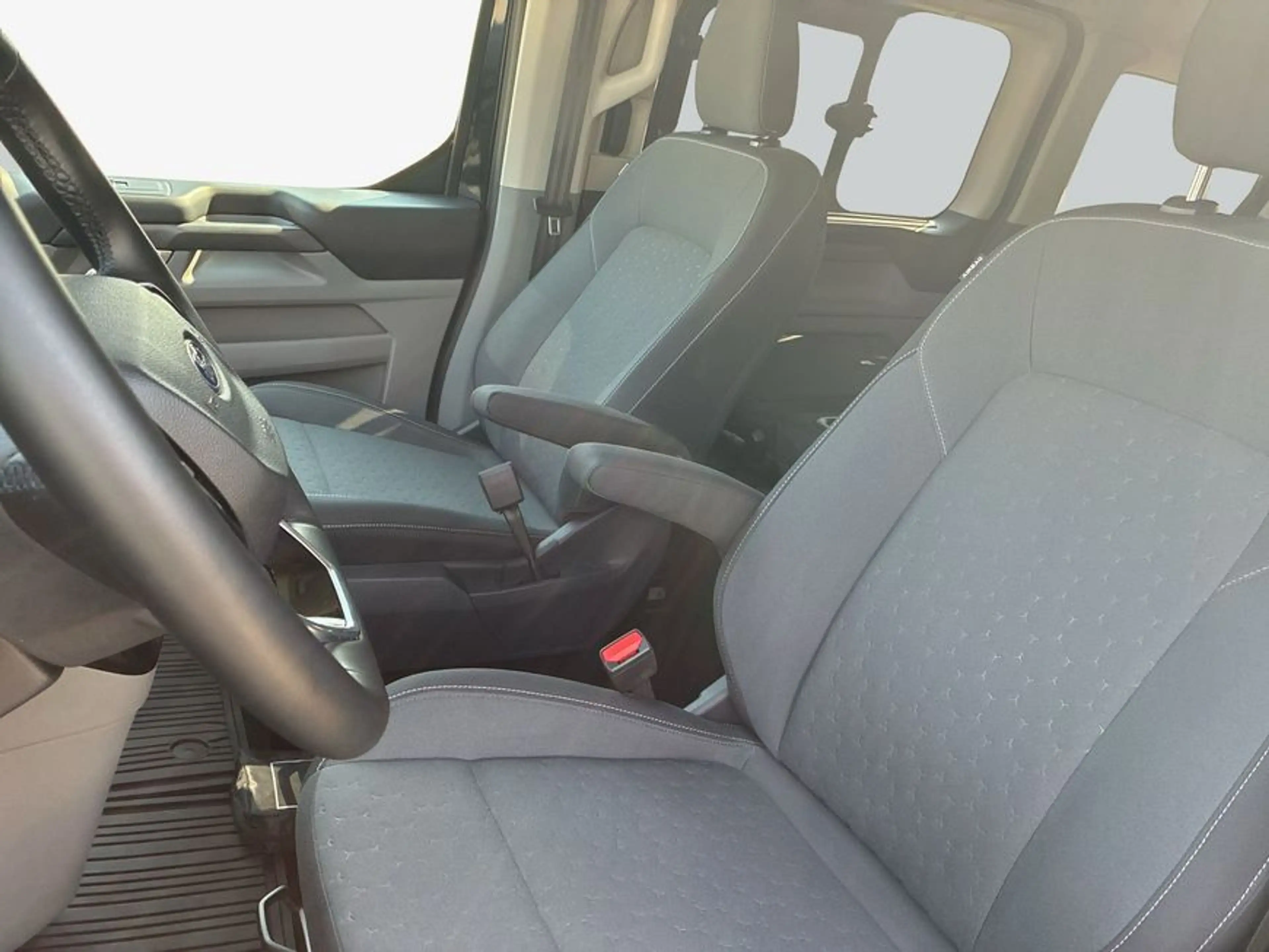 Ford Tourneo Custom 340 PHEV L1H1 VA Titanium 171 kW, 4 — photo 11