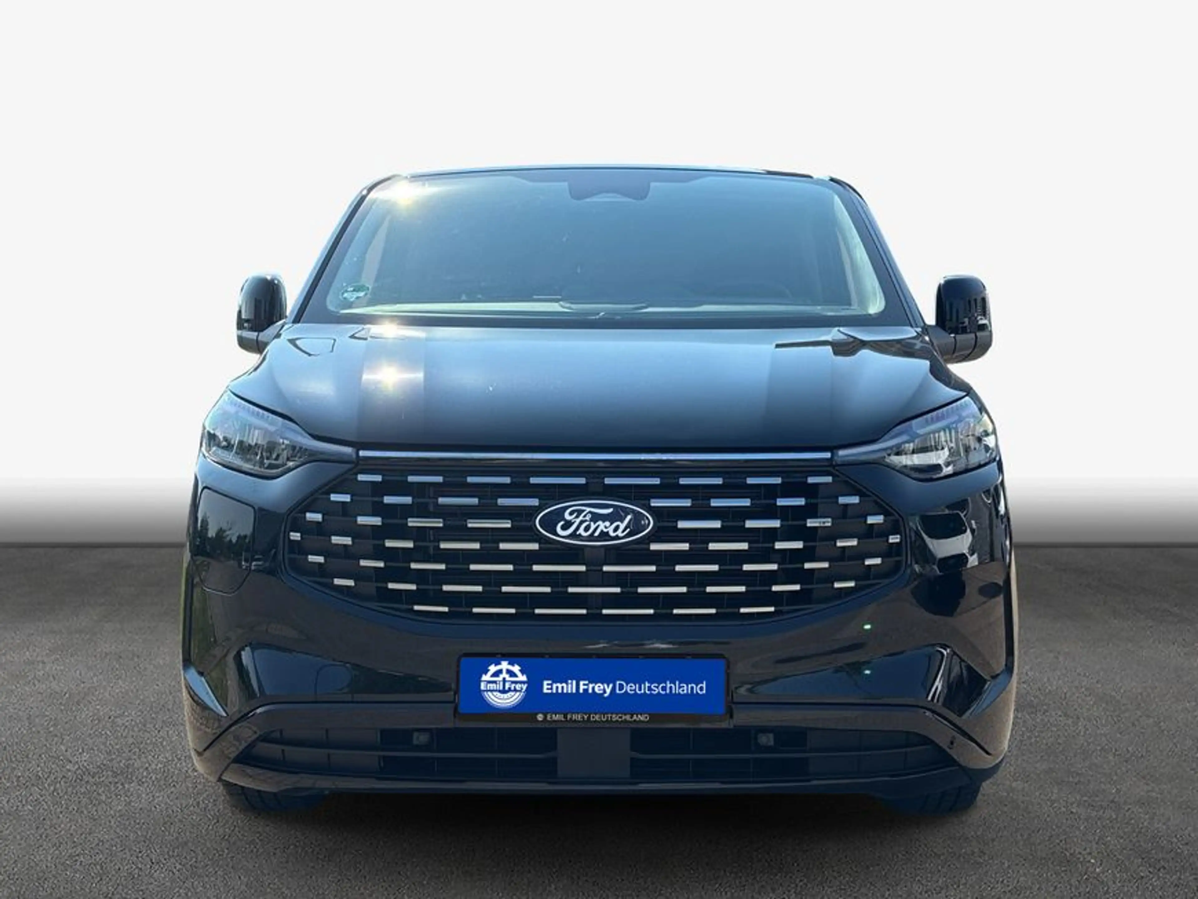 Ford Tourneo Custom 340 PHEV L1H1 VA Titanium 171 kW, 4 — photo 3