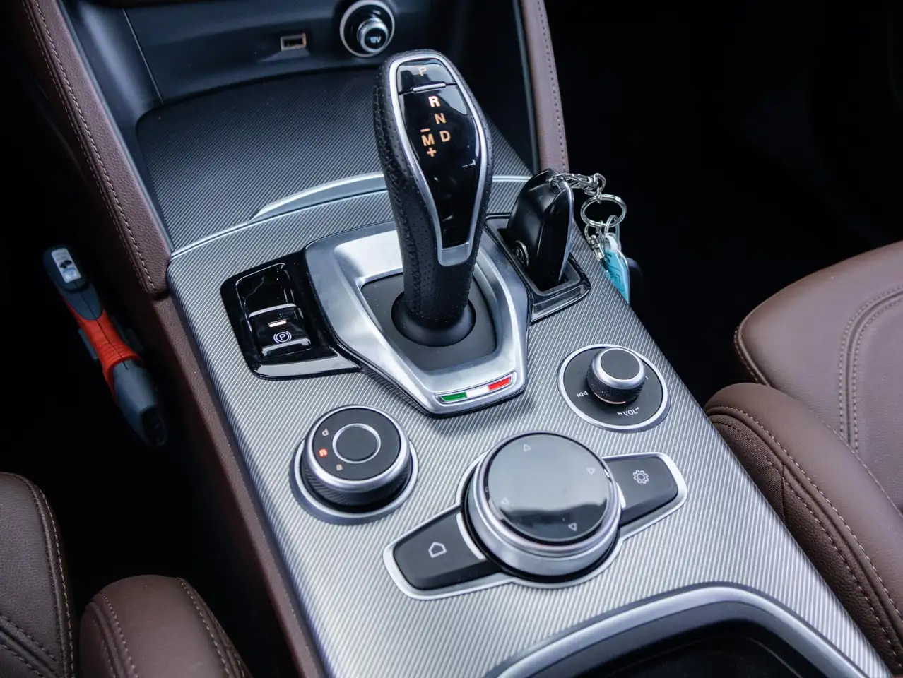 Alfa Romeo Stelvio 2021 — фото 29