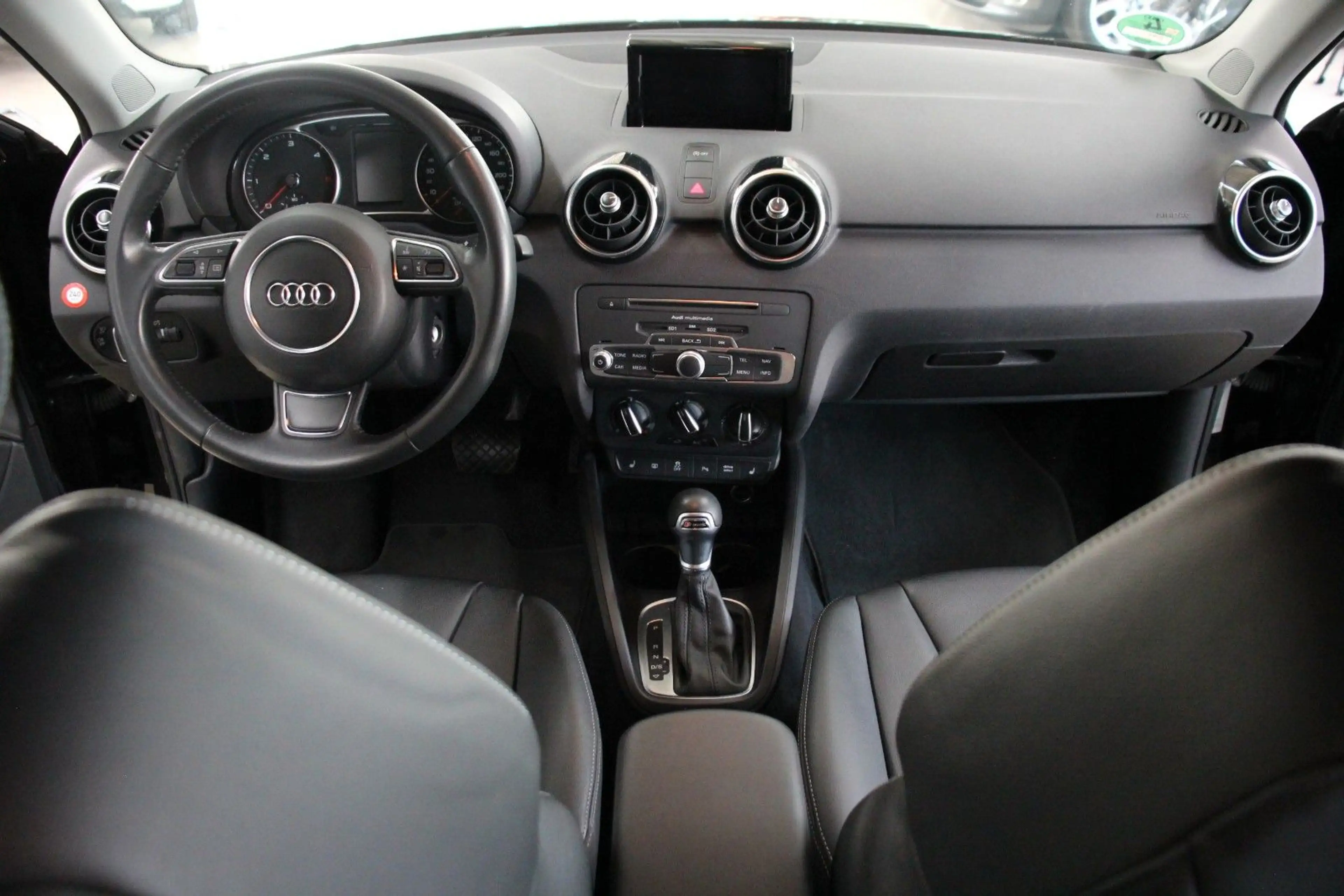 Audi A1 Sportback sport S-Line *Automatik/Vollleder* — photo 10