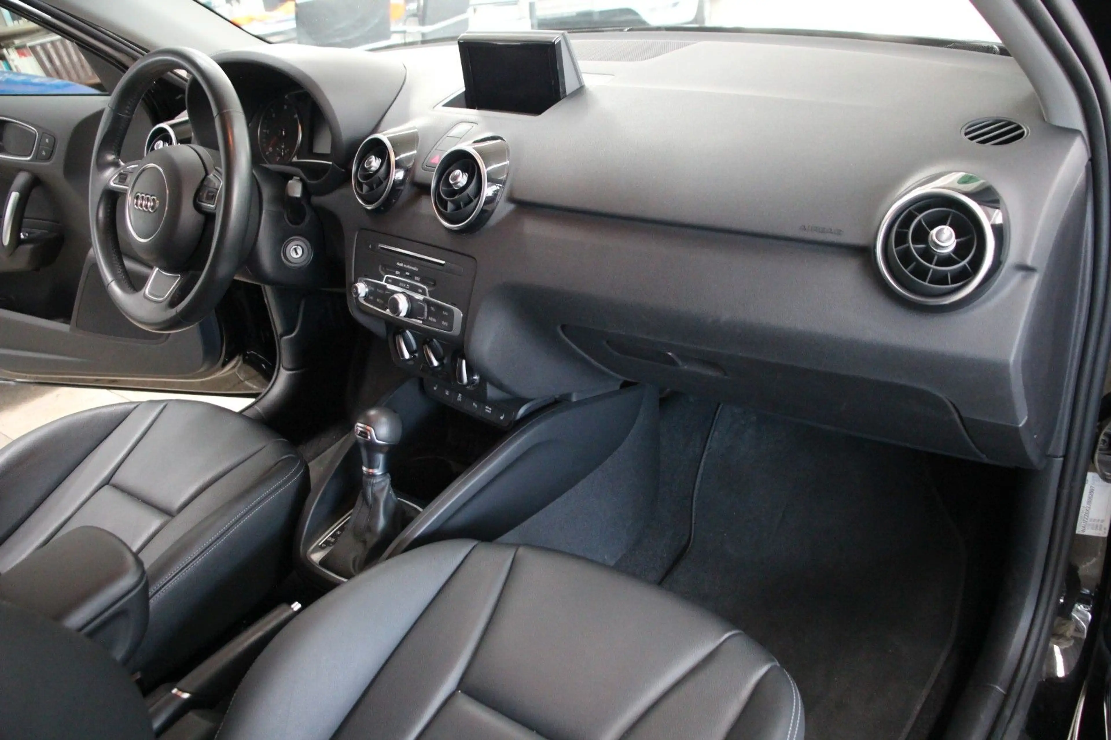 Audi A1 Sportback sport S-Line *Automatik/Vollleder* — photo 12